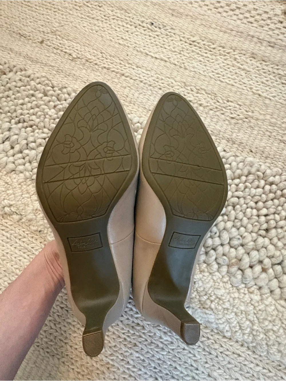 Abella Women's Nude Pointed-Toe Pumps